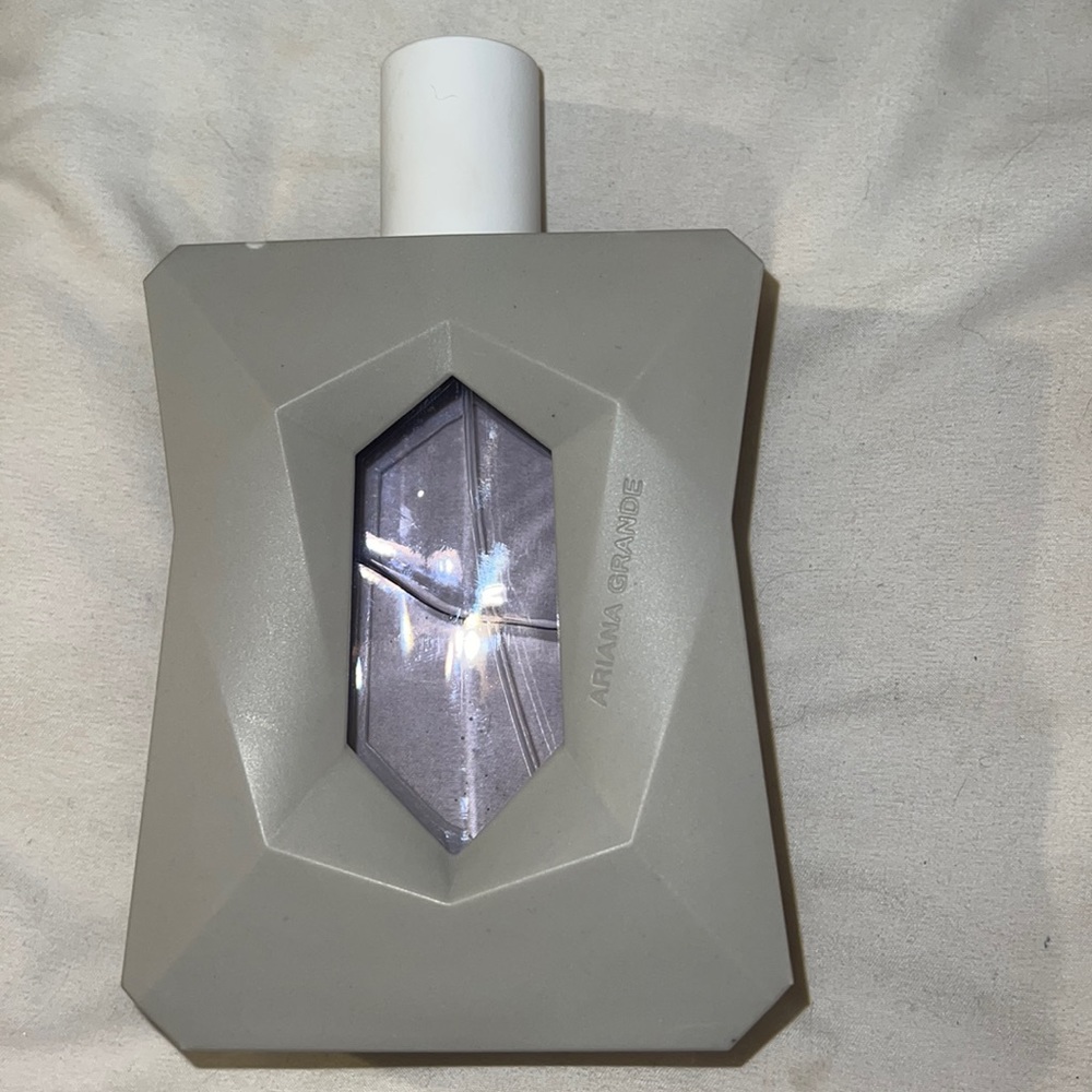 Ariana Grande - God is a Woman Perfume